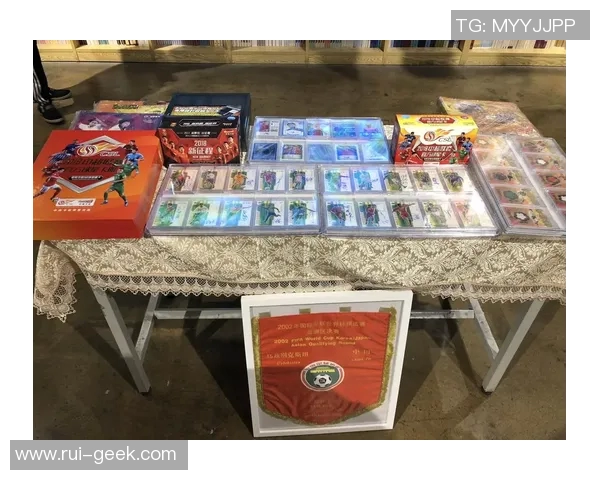 揭秘足球球星卡拆解全过程 打开卡包的技巧与方法详解 揭秘足球球星卡拆解全过程 打开卡包的技巧与方法详解